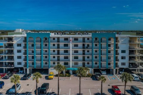 Copropriété à vendre à Indian Shores, Floride: 2 chambres, 122.63 m2 № 2408803 - photo 12