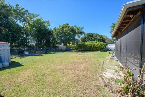 Купить виллу или дом в Хомстед, Флорида 3 спальни, 99.59м2, № 2023907 - фото 22