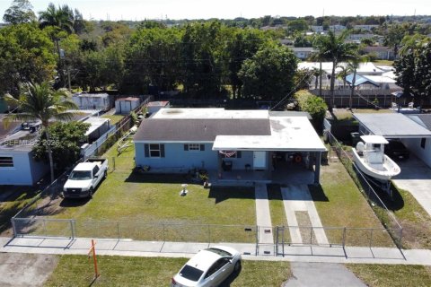 Купить виллу или дом в Хомстед, Флорида 3 спальни, 99.59м2, № 2023907 - фото 28