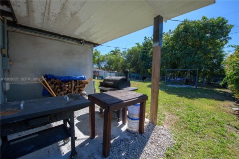 Купить виллу или дом в Хомстед, Флорида 3 спальни, 99.59м2, № 2023907 - фото 23