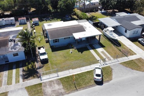 Купить виллу или дом в Хомстед, Флорида 3 спальни, 99.59м2, № 2023907 - фото 30