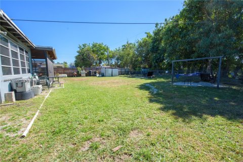 Купить виллу или дом в Хомстед, Флорида 3 спальни, 99.59м2, № 2023907 - фото 24