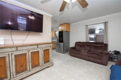 Купить виллу или дом в Хомстед, Флорида 3 спальни, 99.59м2, № 2023907 - фото 6