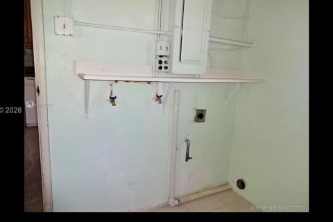 Купить виллу или дом в Хомстед, Флорида 3 спальни, 99.59м2, № 2023907 - фото 17