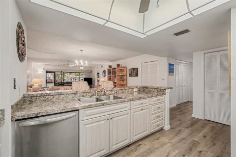 Copropriété à vendre à Punta Gorda, Floride: 2 chambres, 129.51 m2 № 2097629 - photo 2