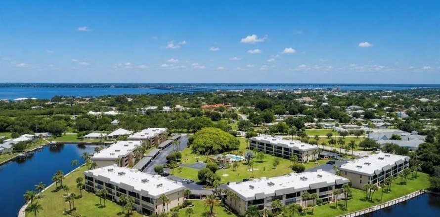 Condo à Punta Gorda, Floride, 2 chambres № 2097629