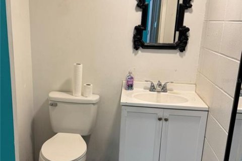 Immobilier commercial à louer à Tampa, Floride: 2952.16 m2 № 2166703 - photo 6