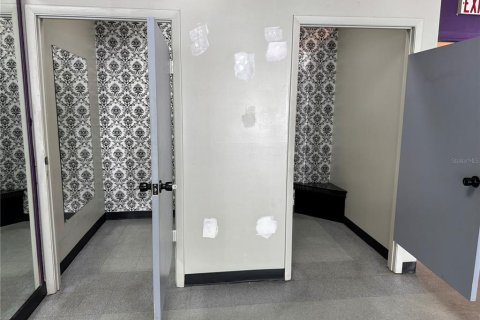 Immobilier commercial à louer à Tampa, Floride: 2952.16 m2 № 2166703 - photo 3