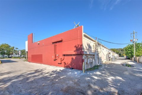 Immobilier commercial à louer à Tampa, Floride: 2952.16 m2 № 2166703 - photo 15