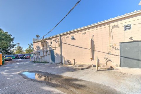Immobilier commercial à louer à Tampa, Floride: 2952.16 m2 № 2166703 - photo 17