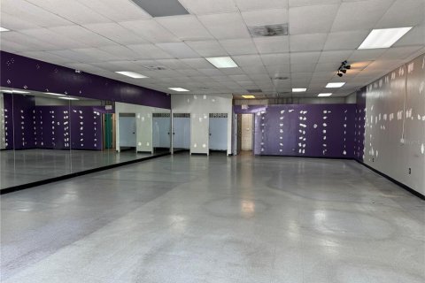 Immobilier commercial à louer à Tampa, Floride: 2952.16 m2 № 2166703 - photo 7