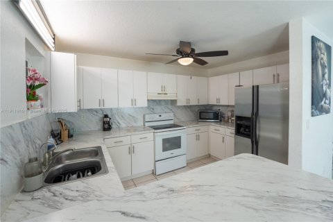 Villa ou maison à vendre à Florida City, Floride: 4 chambres, 129.6 m2 № 1969639 - photo 8