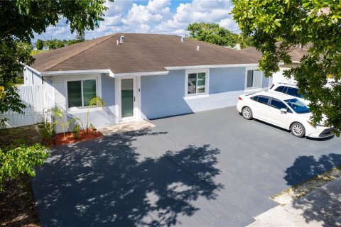 Villa ou maison à vendre à Florida City, Floride: 4 chambres, 129.6 m2 № 1969639 - photo 29