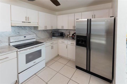 Villa ou maison à vendre à Florida City, Floride: 4 chambres, 129.6 m2 № 1969639 - photo 9