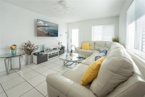 Villa ou maison à vendre à Florida City, Floride: 4 chambres, 129.6 m2 № 1969639 - photo 4