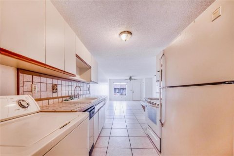 Купить кондоминиум в Уинтер-Хейвен, Флорида 6 комнат, 99.68м2, № 1658244 - фото 11