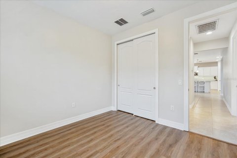 Casa en alquiler en Valrico, Florida, 4 dormitorios, 230.77 m2 № 1912958 - foto 19