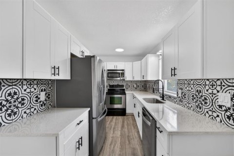 Casa en venta en Orlando, Florida, 4 dormitorios, 137.87 m2 № 2095446 - foto 18