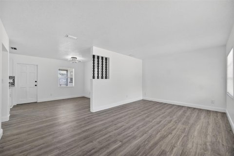 Casa en venta en Orlando, Florida, 4 dormitorios, 137.87 m2 № 2095446 - foto 6