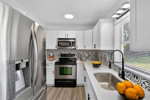 Casa en venta en Orlando, Florida, 4 dormitorios, 137.87 m2 № 2095446 - foto 21