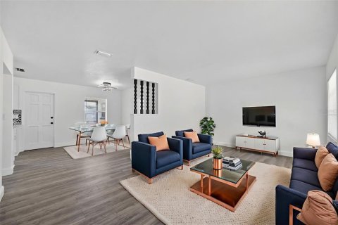 Casa en venta en Orlando, Florida, 4 dormitorios, 137.87 m2 № 2095446 - foto 7