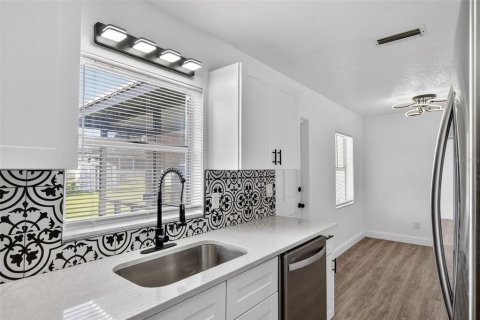Casa en venta en Orlando, Florida, 4 dormitorios, 137.87 m2 № 2095446 - foto 26
