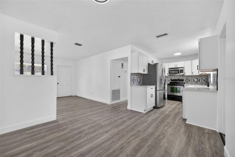Casa en venta en Orlando, Florida, 4 dormitorios, 137.87 m2 № 2095446 - foto 16