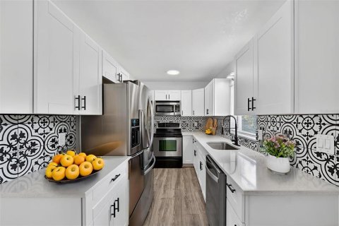 Casa en venta en Orlando, Florida, 4 dormitorios, 137.87 m2 № 2095446 - foto 19