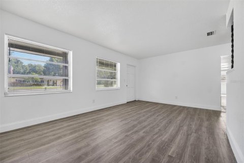 Casa en venta en Orlando, Florida, 4 dormitorios, 137.87 m2 № 2095446 - foto 12