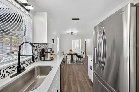 Casa en venta en Orlando, Florida, 4 dormitorios, 137.87 m2 № 2095446 - foto 29