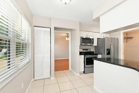 Villa ou maison à louer à Land O' Lakes, Floride: 3 chambres, 136.57 m2 № 2420545 - photo 6