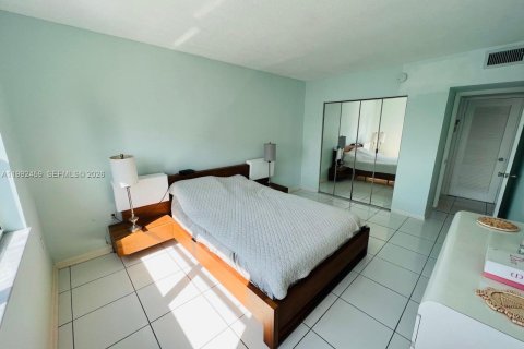 Condominio en alquiler en Sunny Isles Beach, Florida, 1 dormitorio, 66.89 m2 № 2058819 - foto 12