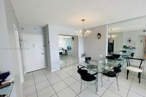 Condominio en alquiler en Sunny Isles Beach, Florida, 1 dormitorio, 66.89 m2 № 2058819 - foto 7