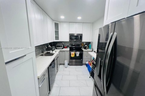 Condominio en alquiler en Sunny Isles Beach, Florida, 1 dormitorio, 66.89 m2 № 2058819 - foto 5