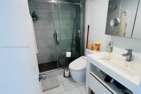 Condominio en alquiler en Sunny Isles Beach, Florida, 1 dormitorio, 66.89 m2 № 2058819 - foto 17