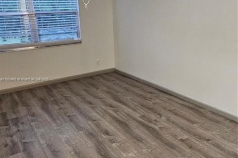 Condominio en venta en Pembroke Pines, Florida, 2 dormitorios, 110.83 m2 № 1788386 - foto 15