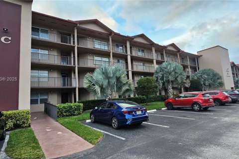 Condominio en venta en Pembroke Pines, Florida, 2 dormitorios, 110.83 m2 № 1788386 - foto 9