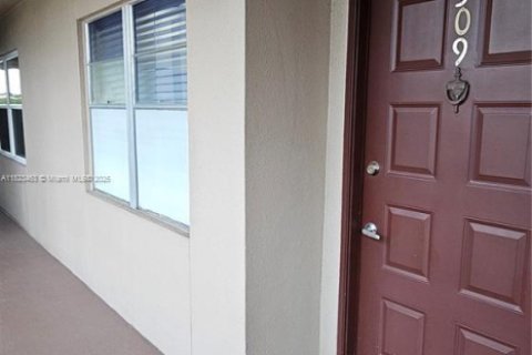 Condominio en venta en Pembroke Pines, Florida, 2 dormitorios, 110.83 m2 № 1788386 - foto 17