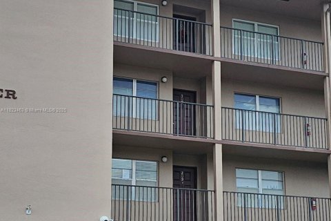 Condominio en venta en Pembroke Pines, Florida, 2 dormitorios, 110.83 m2 № 1788386 - foto 22