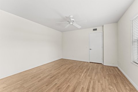 Townhouse in West Palm Beach, Florida 2 bedrooms, 125.42 sq.m. № 2088060 - photo 28