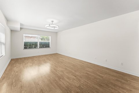 Townhouse in West Palm Beach, Florida 2 bedrooms, 125.42 sq.m. № 2088060 - photo 7