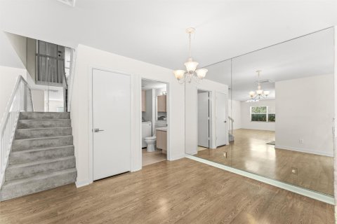 Townhouse in West Palm Beach, Florida 2 bedrooms, 125.42 sq.m. № 2088060 - photo 17