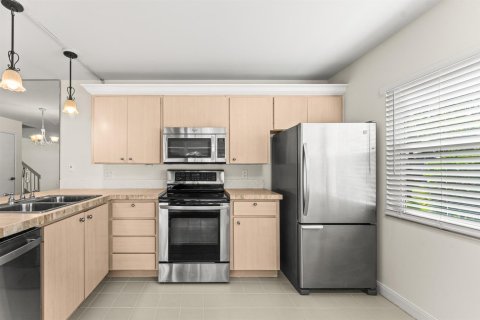 Townhouse in West Palm Beach, Florida 2 bedrooms, 125.42 sq.m. № 2088060 - photo 12