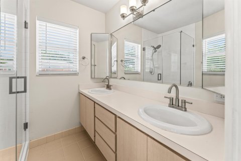 Townhouse in West Palm Beach, Florida 2 bedrooms, 125.42 sq.m. № 2088060 - photo 22