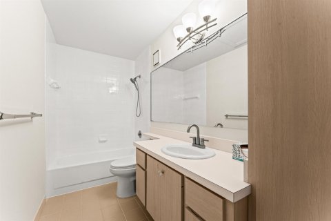 Townhouse in West Palm Beach, Florida 2 bedrooms, 125.42 sq.m. № 2088060 - photo 26