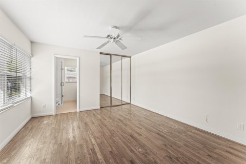 Townhouse in West Palm Beach, Florida 2 bedrooms, 125.42 sq.m. № 2088060 - photo 20