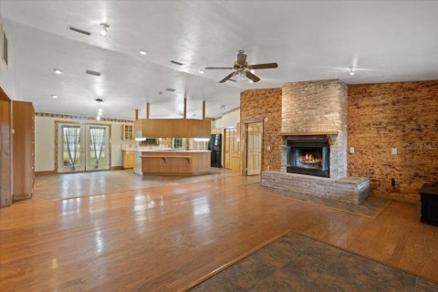 Villa ou maison à vendre à Bell, Floride: 4 chambres, 179.49 m2 № 2410415 - photo 11