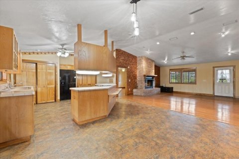 Villa ou maison à vendre à Bell, Floride: 4 chambres, 179.49 m2 № 2410415 - photo 9