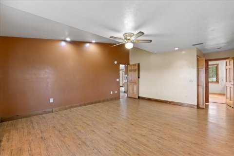 Villa ou maison à vendre à Bell, Floride: 4 chambres, 179.49 m2 № 2410415 - photo 13