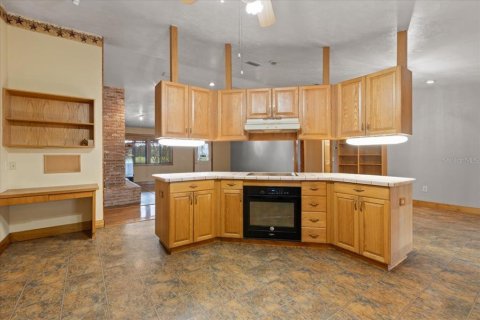Villa ou maison à vendre à Bell, Floride: 4 chambres, 179.49 m2 № 2410415 - photo 6